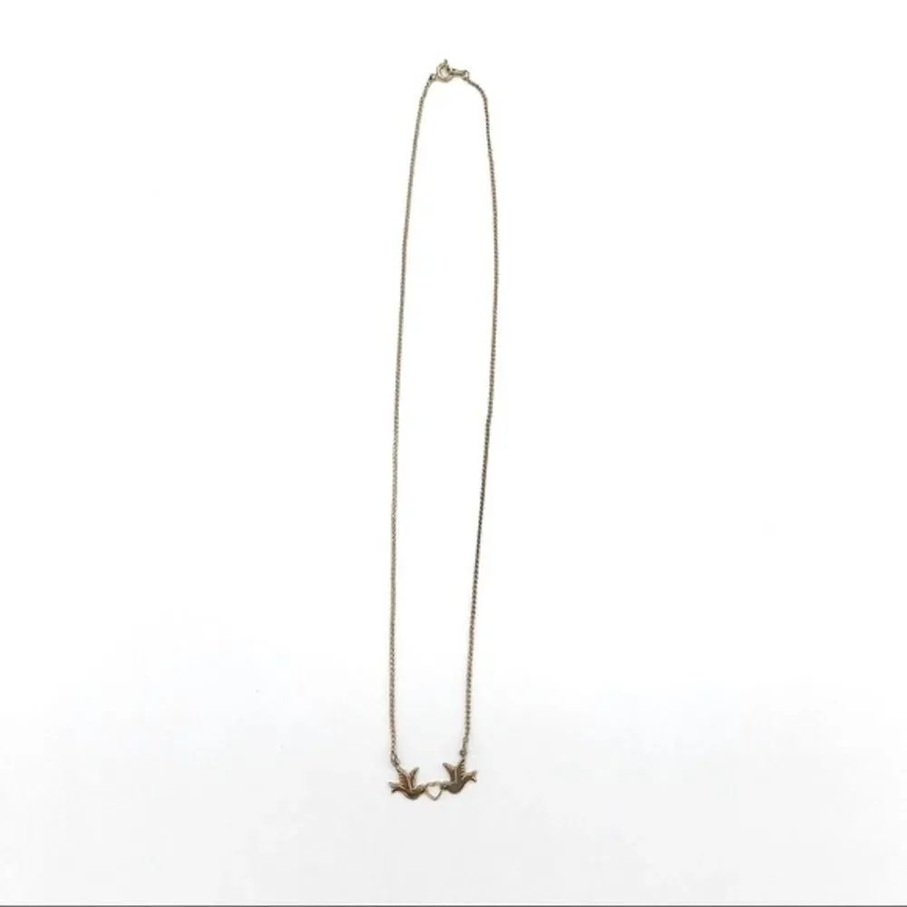 Lovebird Gold toned Necklace 19” Dainty Love Birds